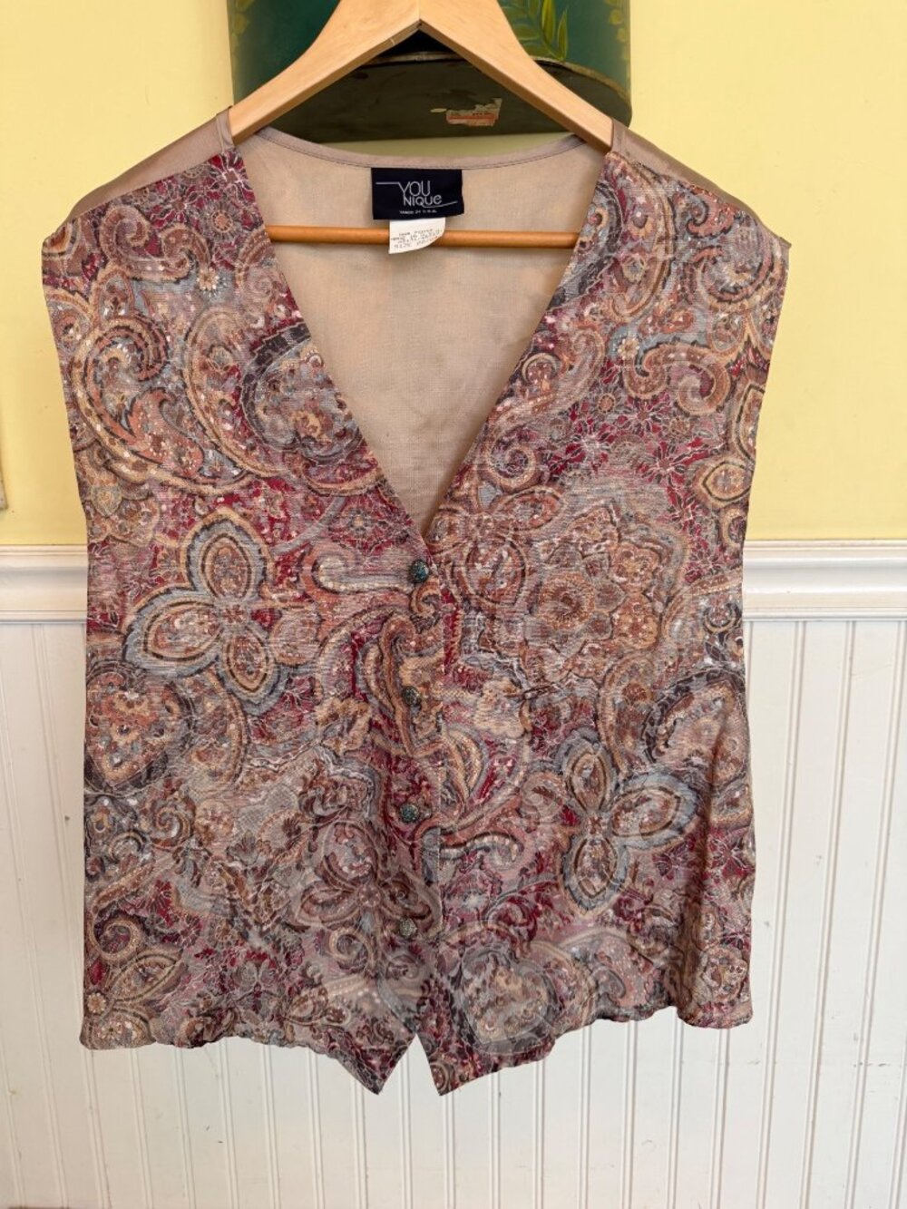 You Nique Vintage 90s Plus Size 22/24 Paisley Vest Back Chain Accent Beige & Pin